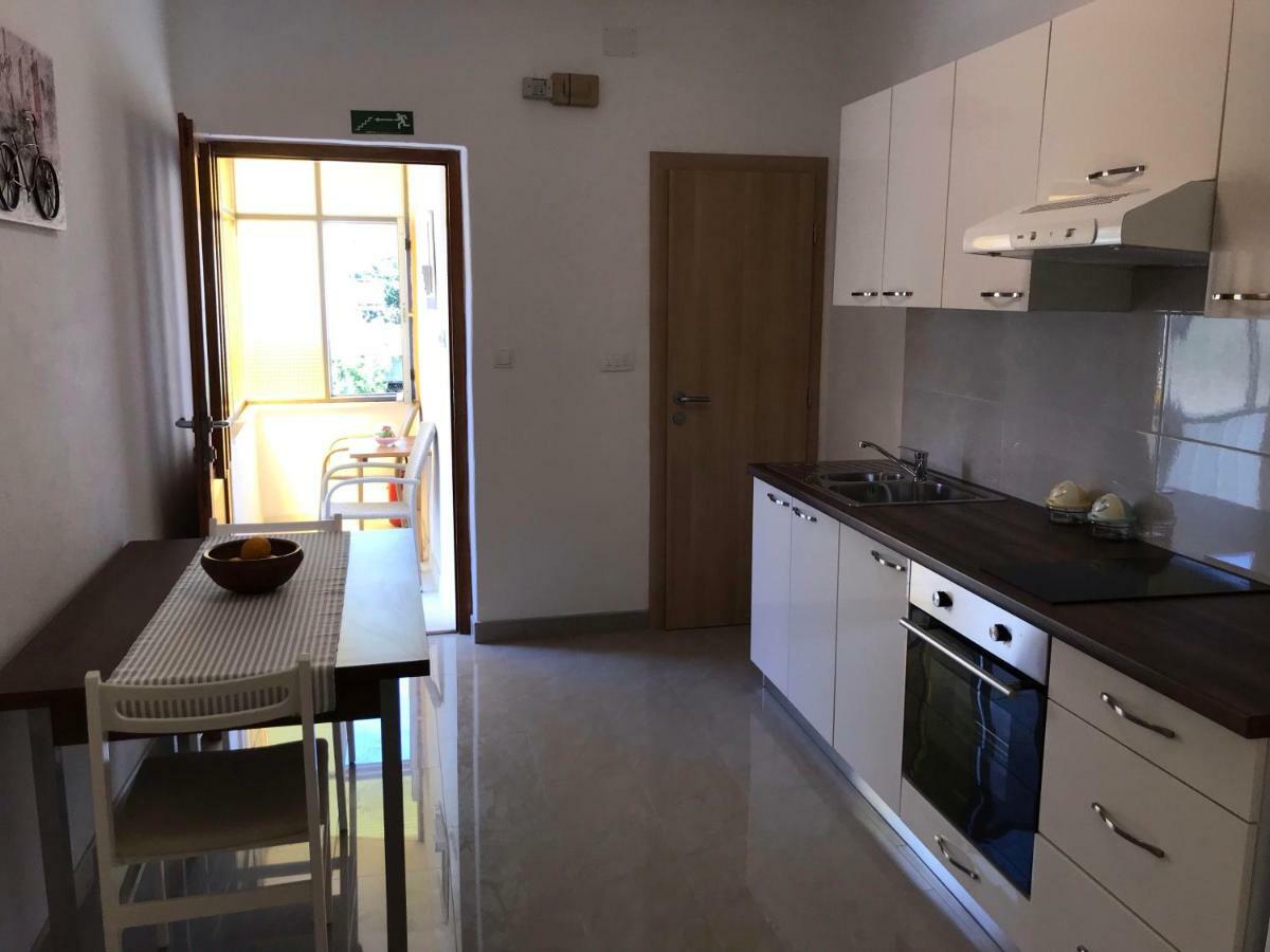 Studio Apartment Sabljic Kaštela エクステリア 写真